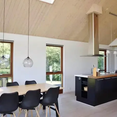Modern Vacation By Forrest And Golf Field *