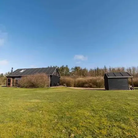 Modern Vacation By Forrest And Golf Field *